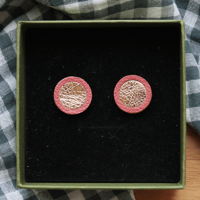 Boucles d’oreilles puces cuir rond 