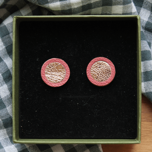 Boucles d’oreilles puces cuir rond